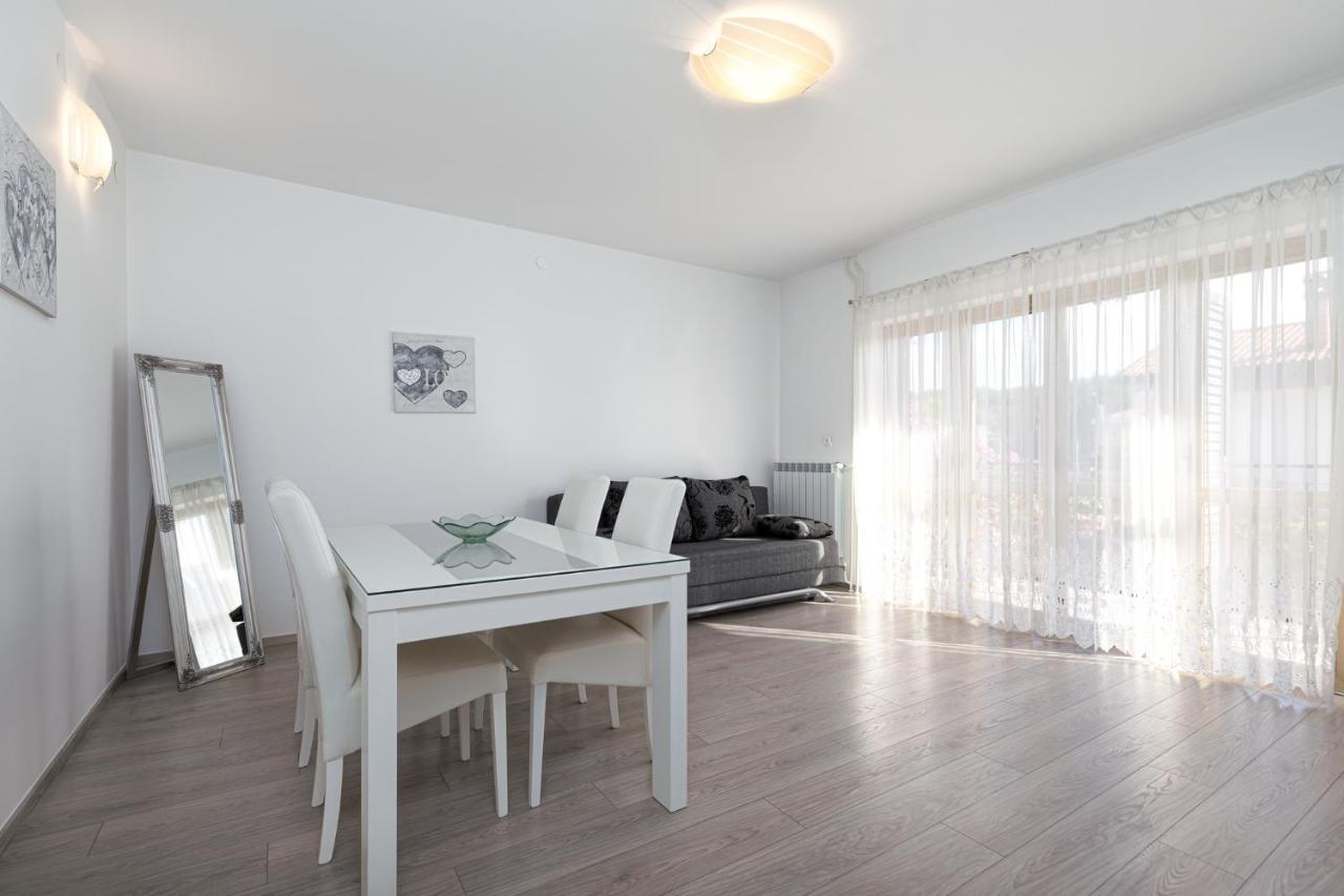Apartamento Mima Poreč Exterior foto