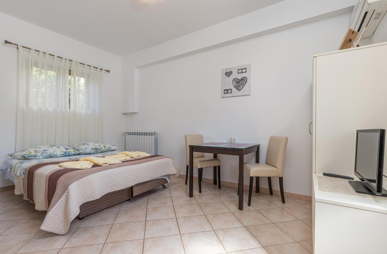 Apartamento Mima Poreč Exterior foto